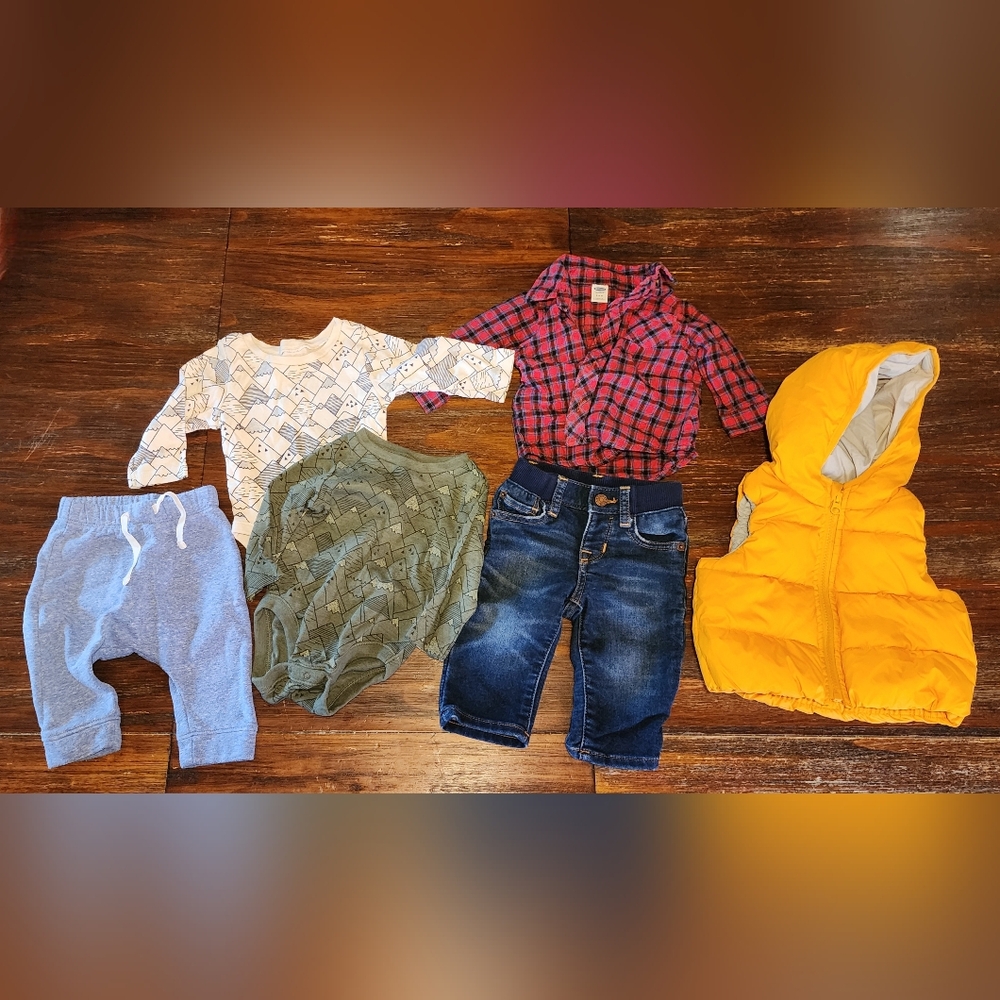 6 Piece Lot Baby Gap Old Navy Puffy Vest Jeans Flannel Trees Mountains Onesies
